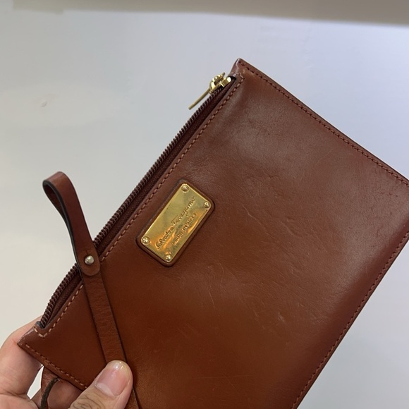 Salvatore Ferragamo Brown Leather Wristlet - Picture 1 of 2